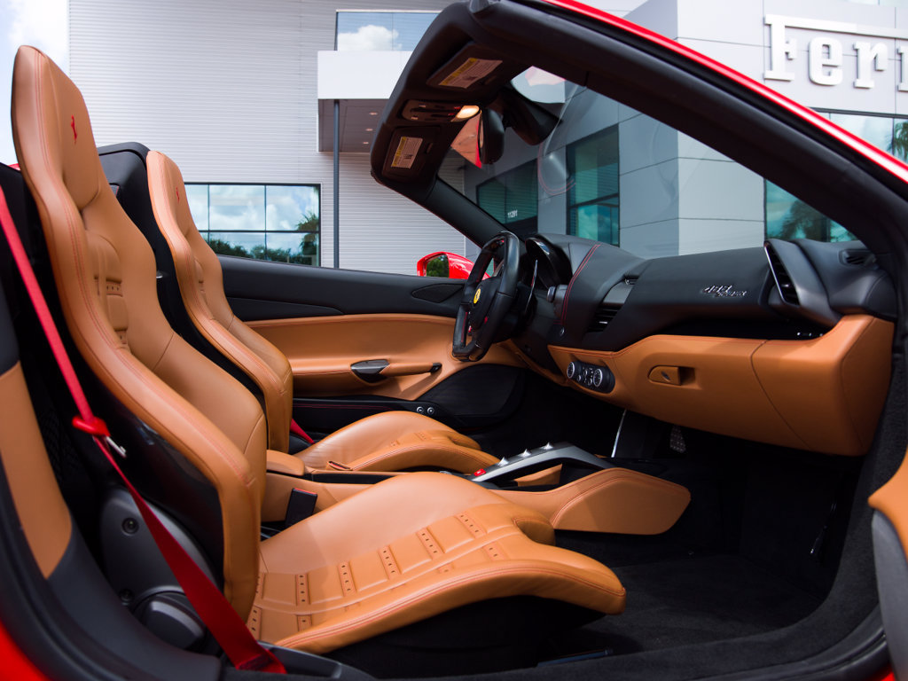 Used 2019 Ferrari 488 Spider RWD image 21