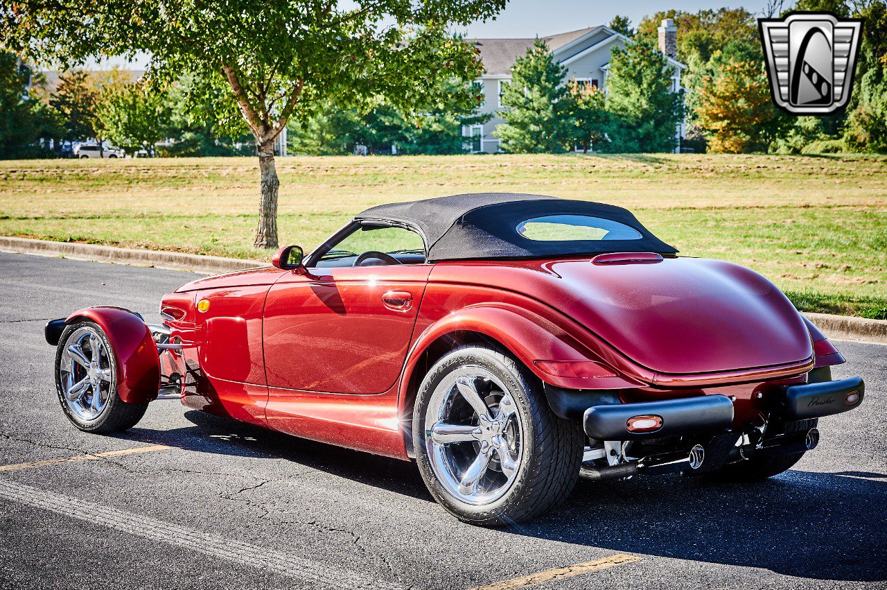 Used 2002 Chrysler Prowler image 12