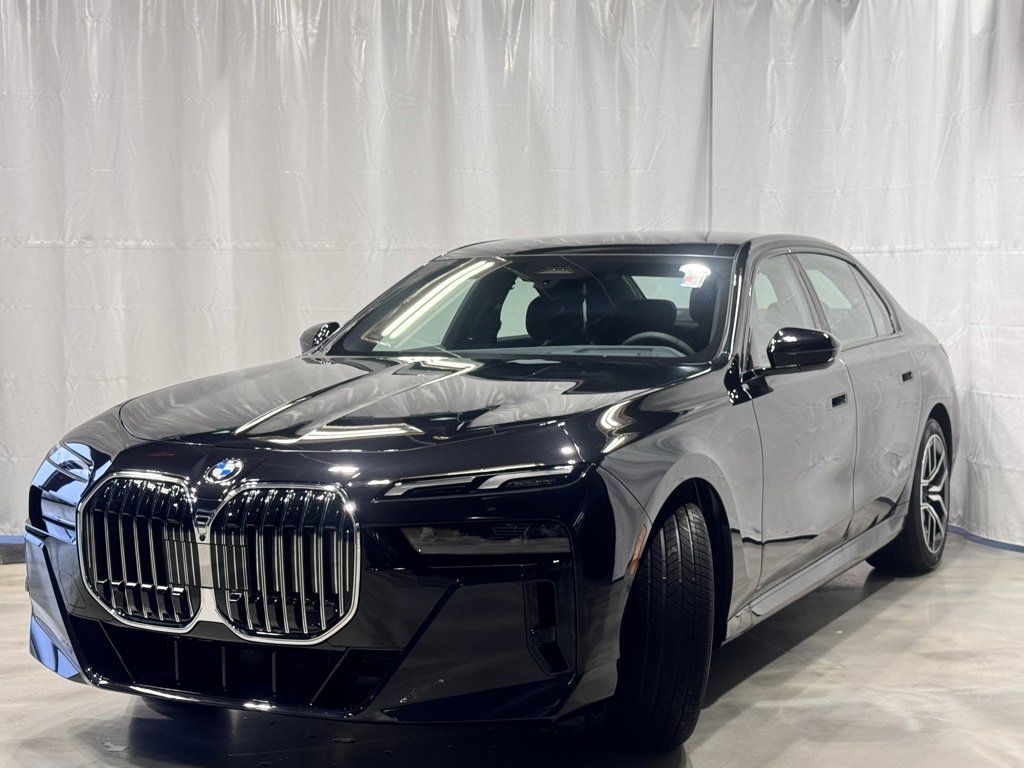 New 2026 BMW 740i xDrive w/ Premium Package image 3