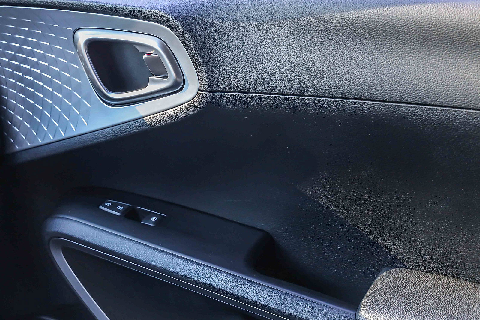 Certified 2025 Kia Soul LX w/ LX Technology Package FWD image 16