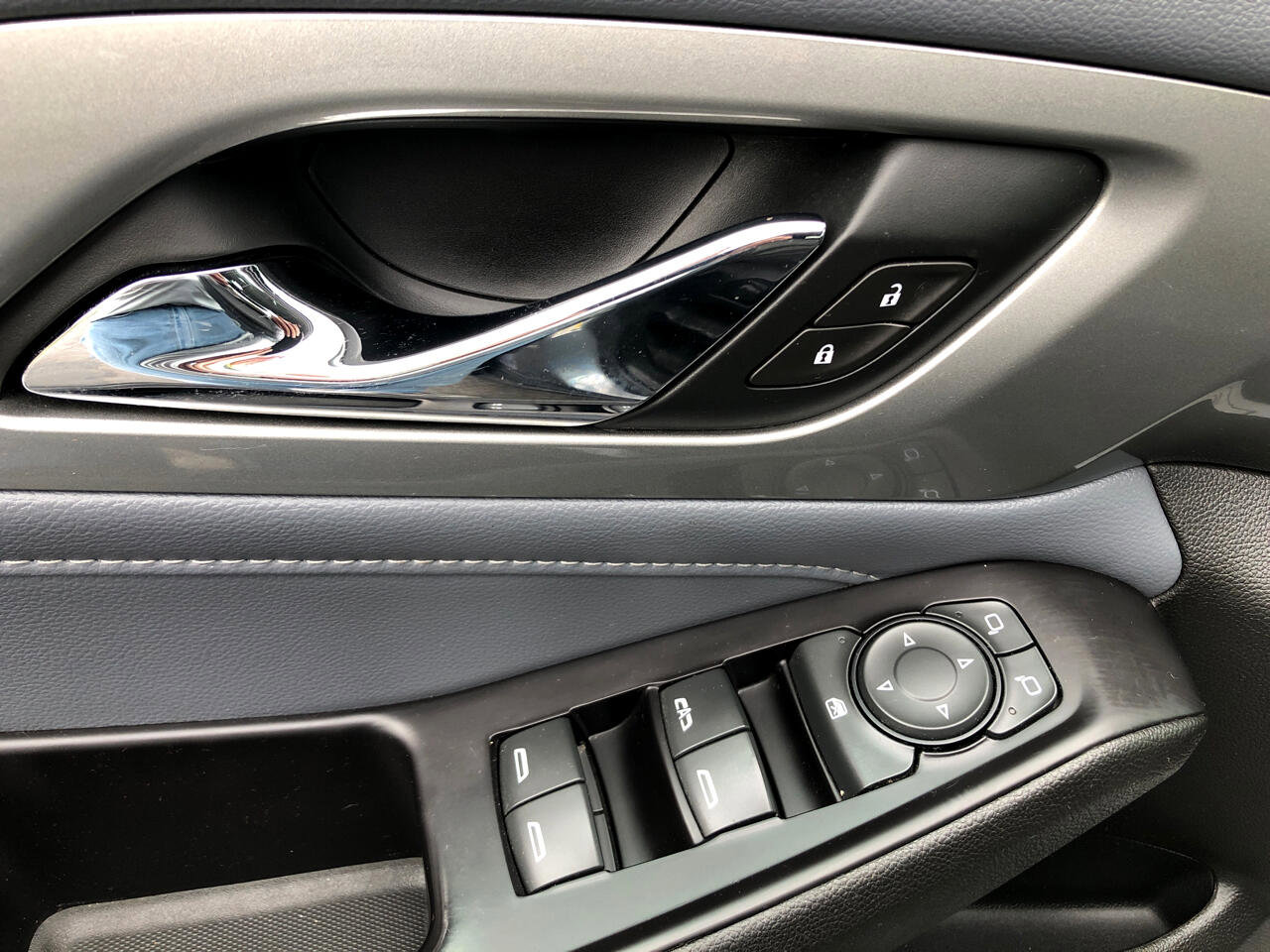 Used 2020 Chevrolet Traverse LT image 15