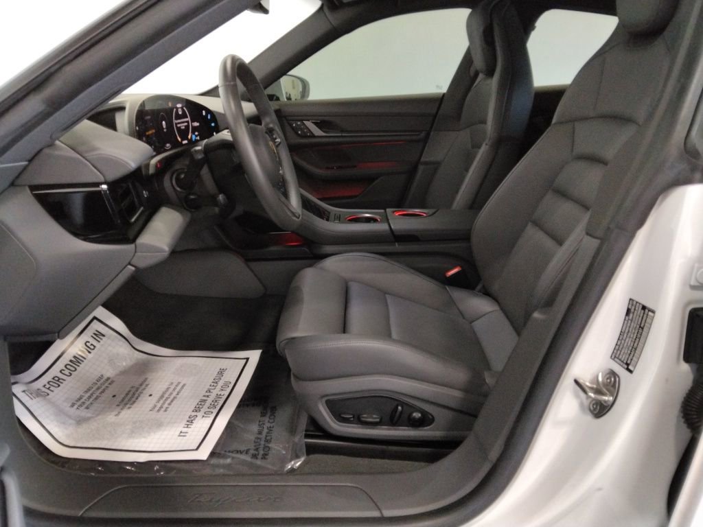 Used 2022 Porsche Taycan image 37