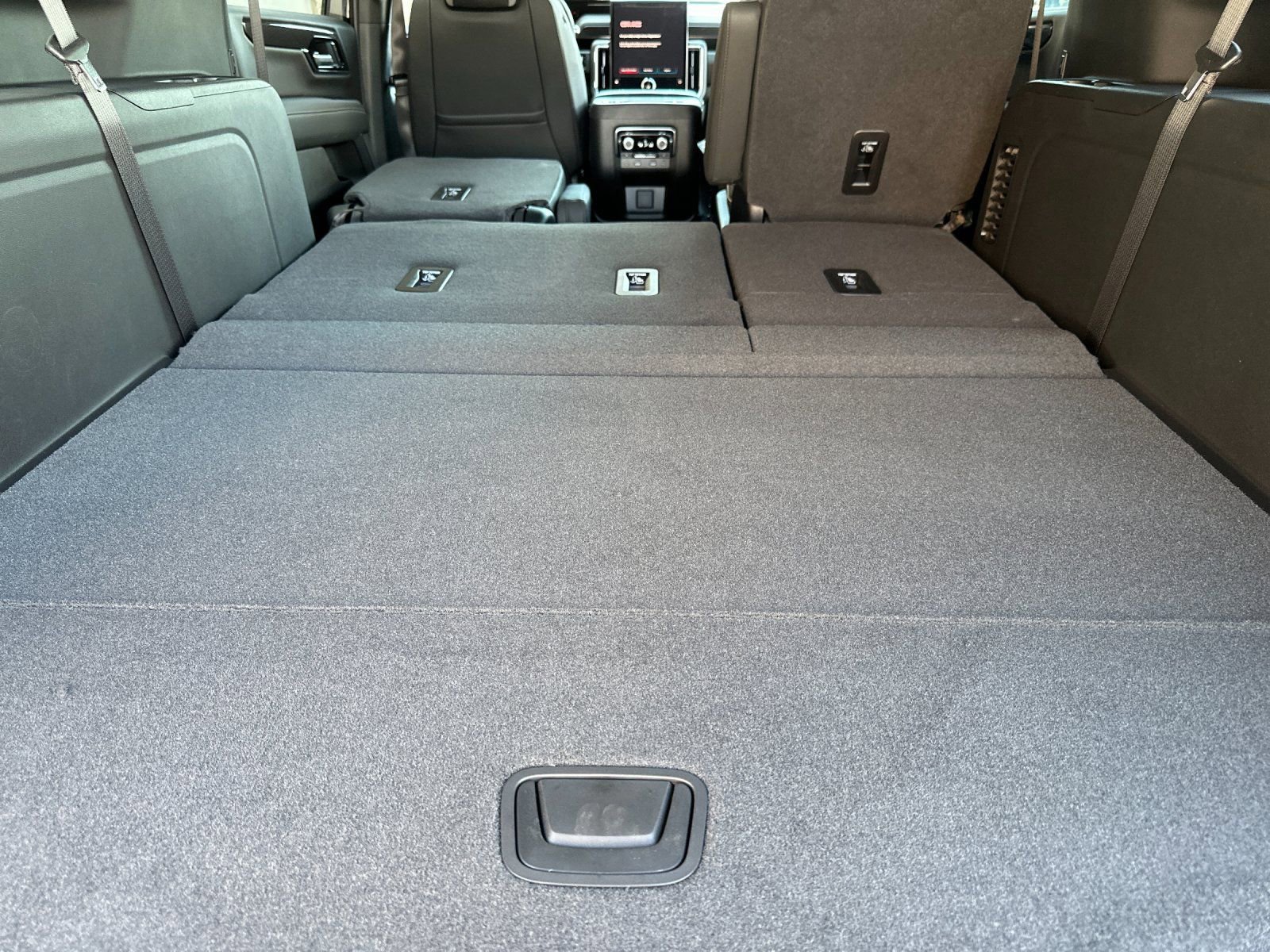 New 2026 GMC Yukon XL Elevation w/ Elevation Premium Package AWD/4WD image 15