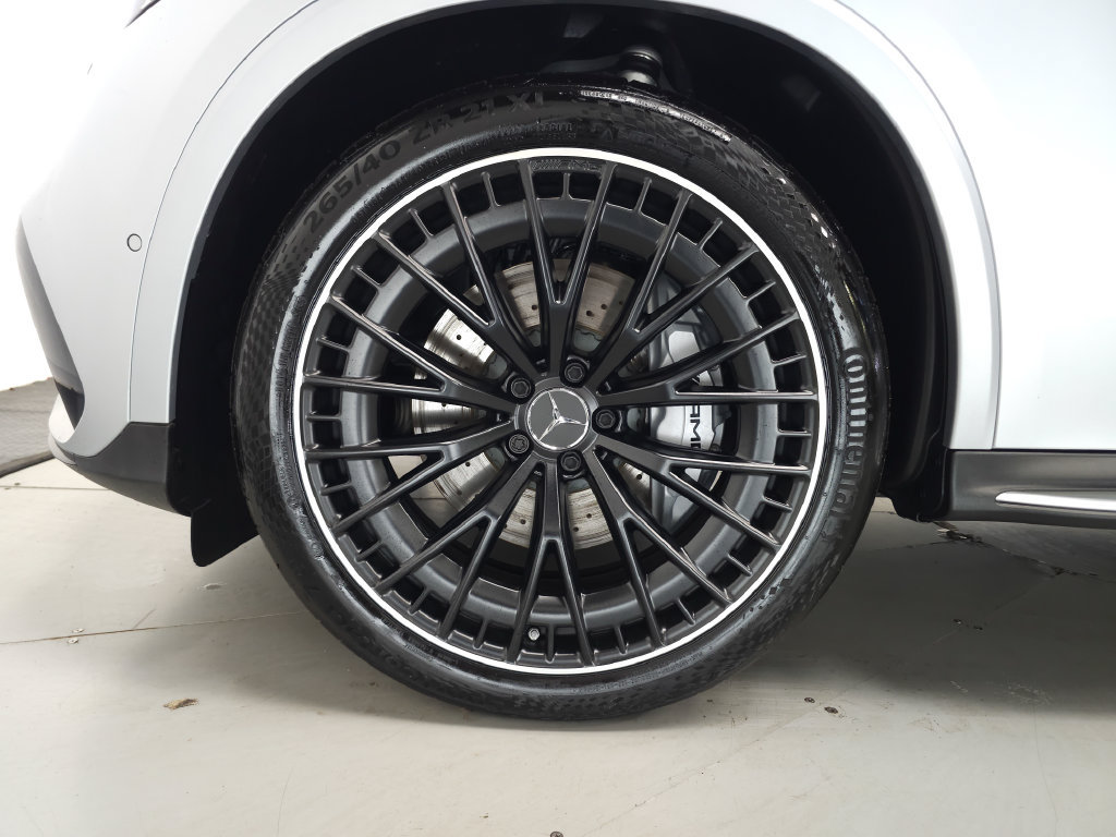 Used 2026 Mercedes-Benz GLC 43 AMG 4MATIC w/ Driver Assistance Package image 34