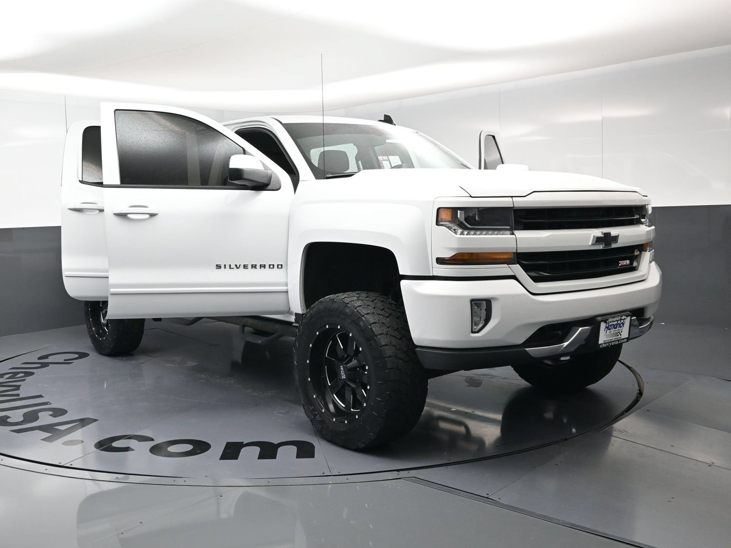 Used 2018 Chevrolet Silverado 1500 LT w/ All Star Edition AWD/4WD image 22
