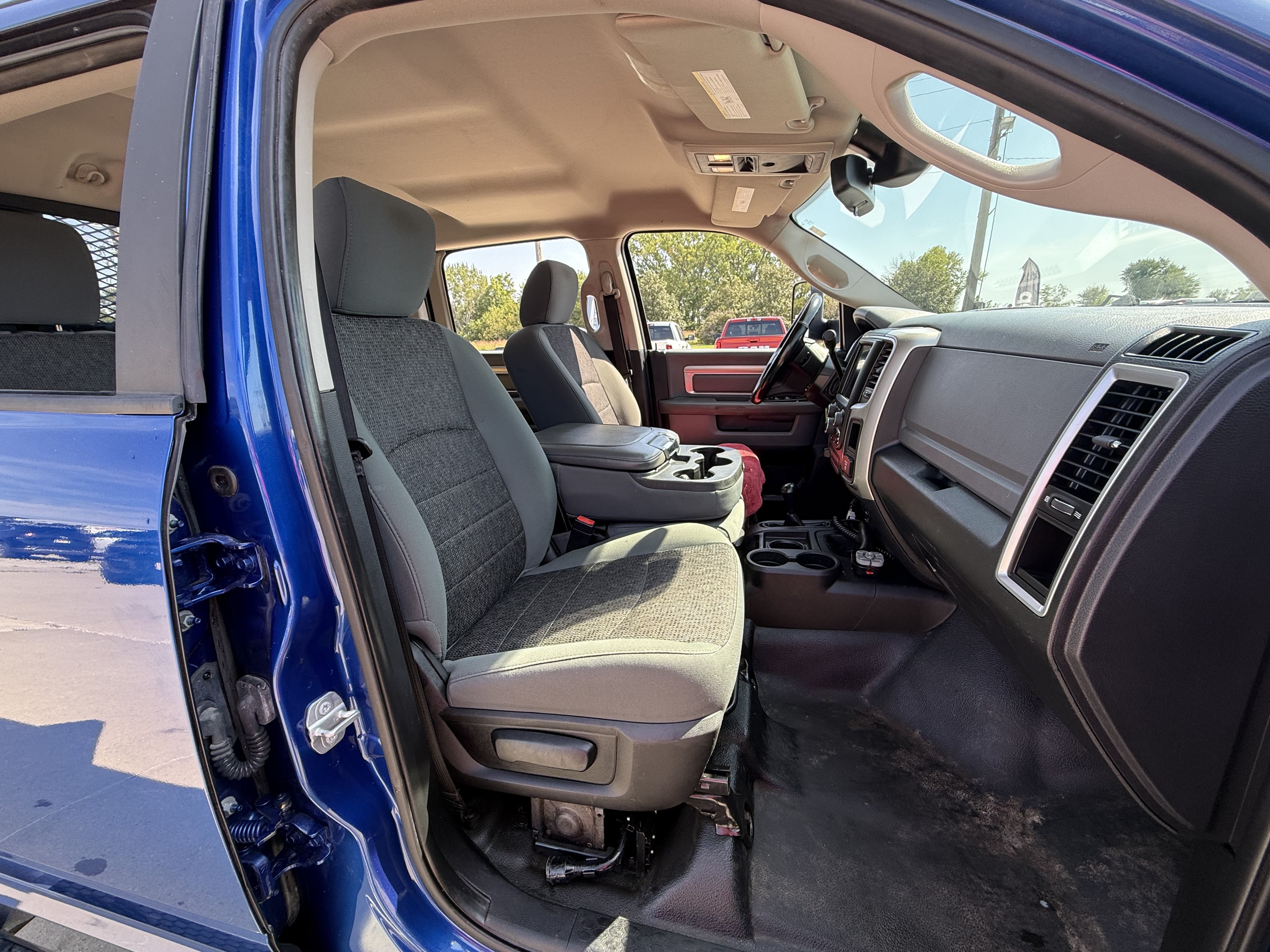Used 2016 RAM 3500 SLT w/ Quick Order Package 27G SLT AWD/4WD image 13