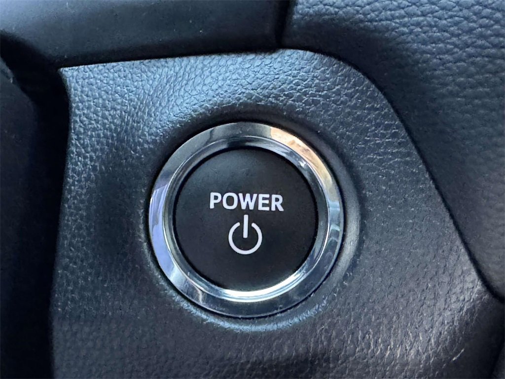 Used 2025 Toyota RAV4 XLE image 8