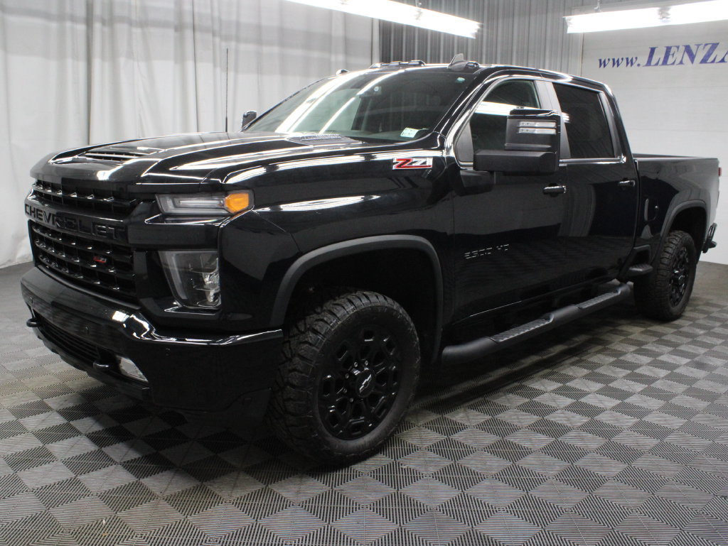 Used 2022 Chevrolet Silverado 2500 LT w/ Midnight Edition AWD/4WD image 9
