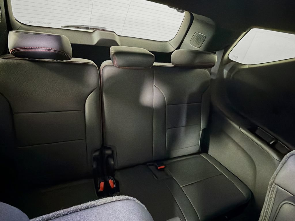 New 2026 Chevrolet Traverse RS w/ LPO, Floor Liner Package AWD/4WD image 23