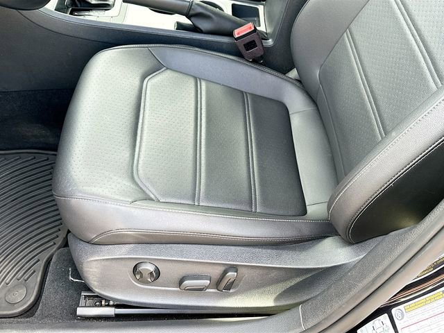 Used 2021 Volkswagen Passat 2.0T R-Line image 19