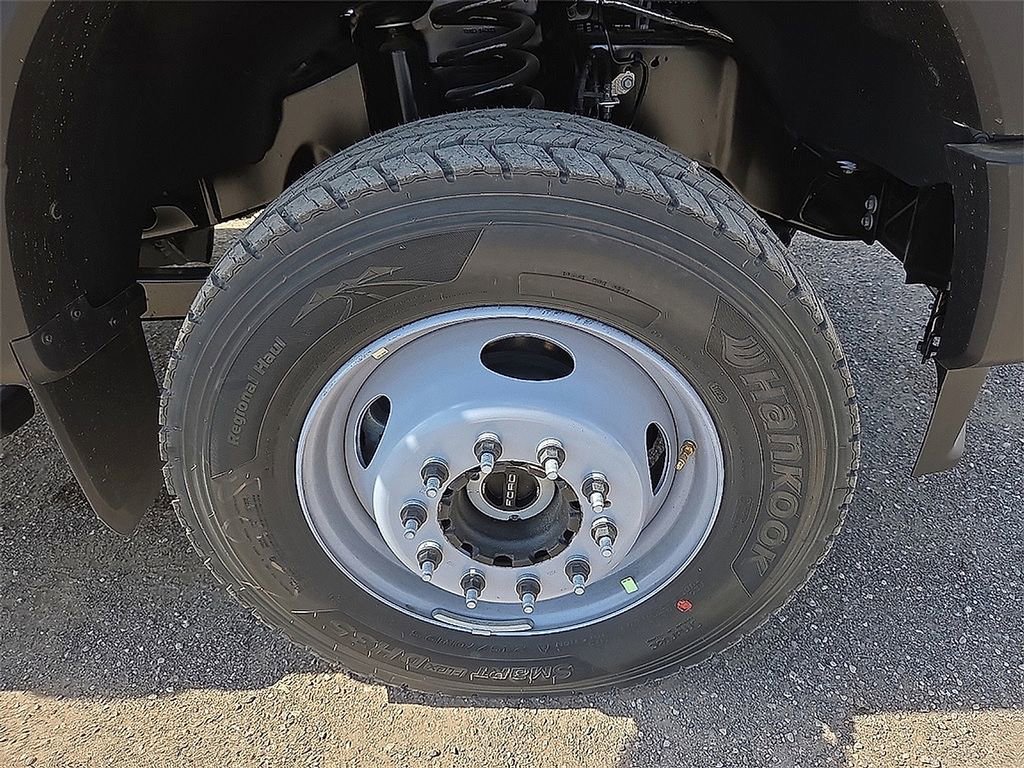 New 2025 Ford F600 4x4 Regular Cab Super Duty w/ XL Chrome Package image 8