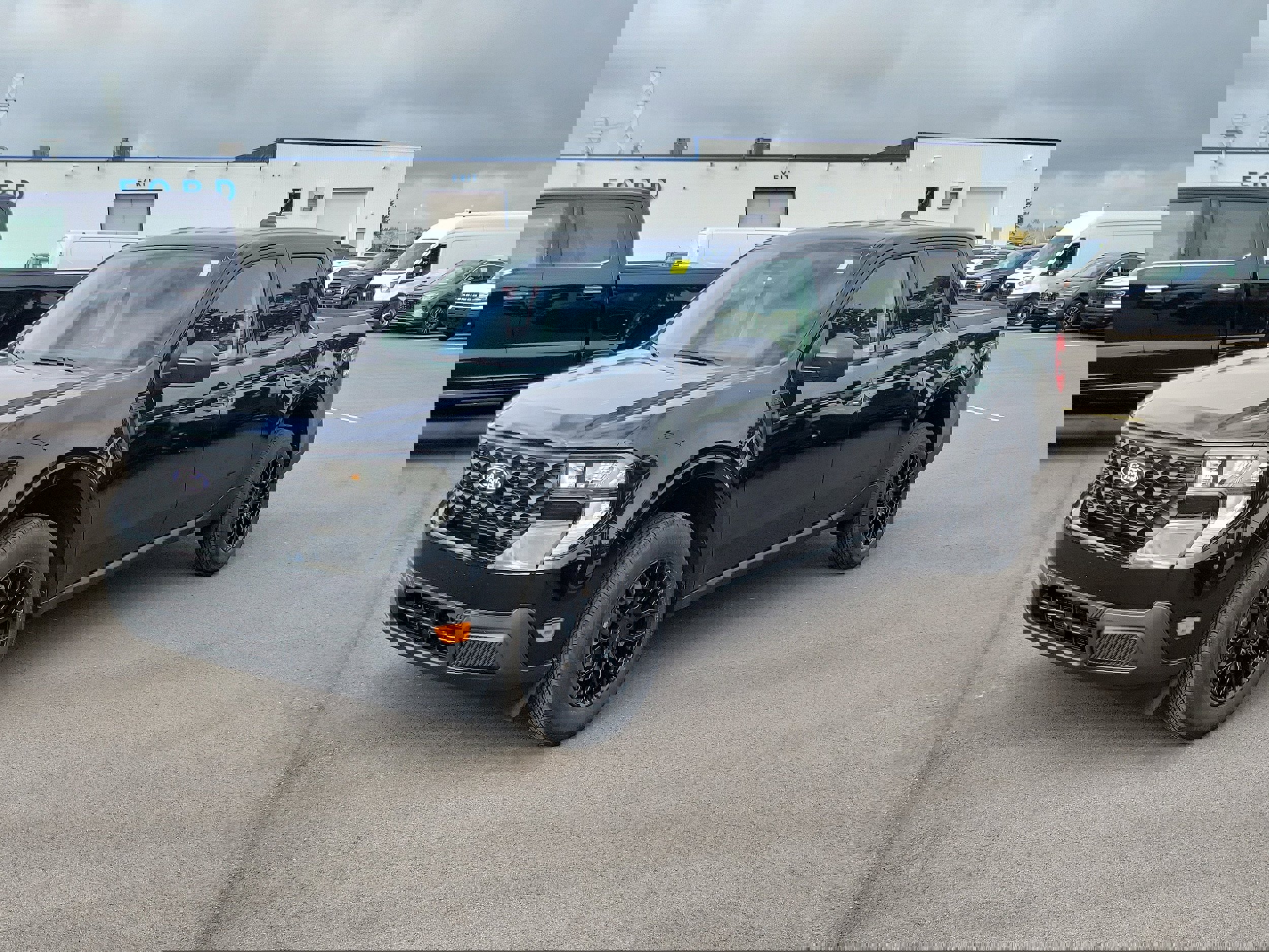 New 2025 Ford Maverick XL image 2