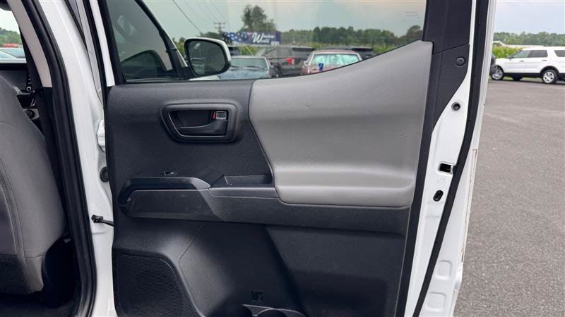 Used 2022 Toyota Tacoma SR w/ SR Convenience Package RWD image 33