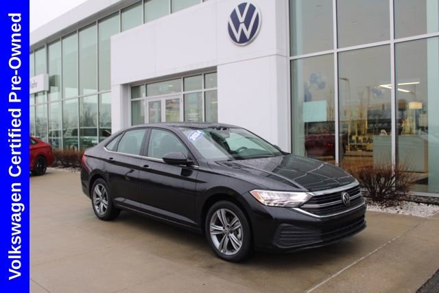 Used 2024 Volkswagen Jetta SE image 1