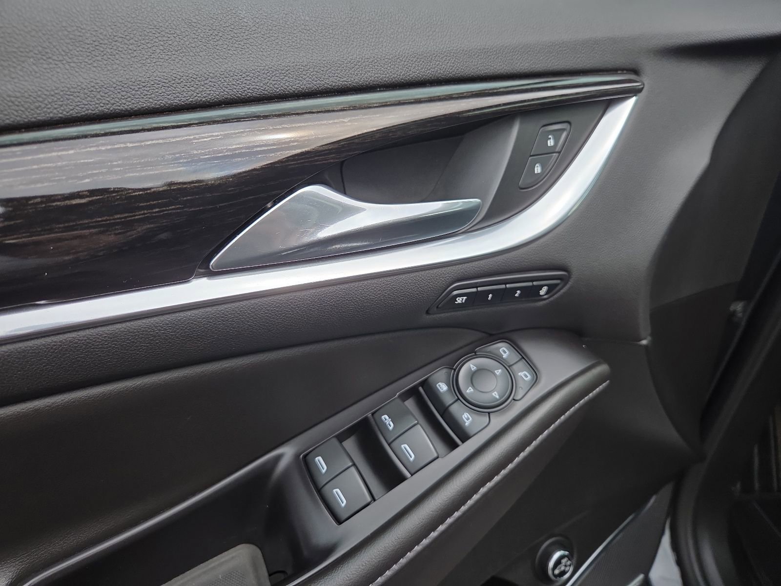 Used 2019 Buick Enclave Avenir w/ Avenir Technology Package image 16