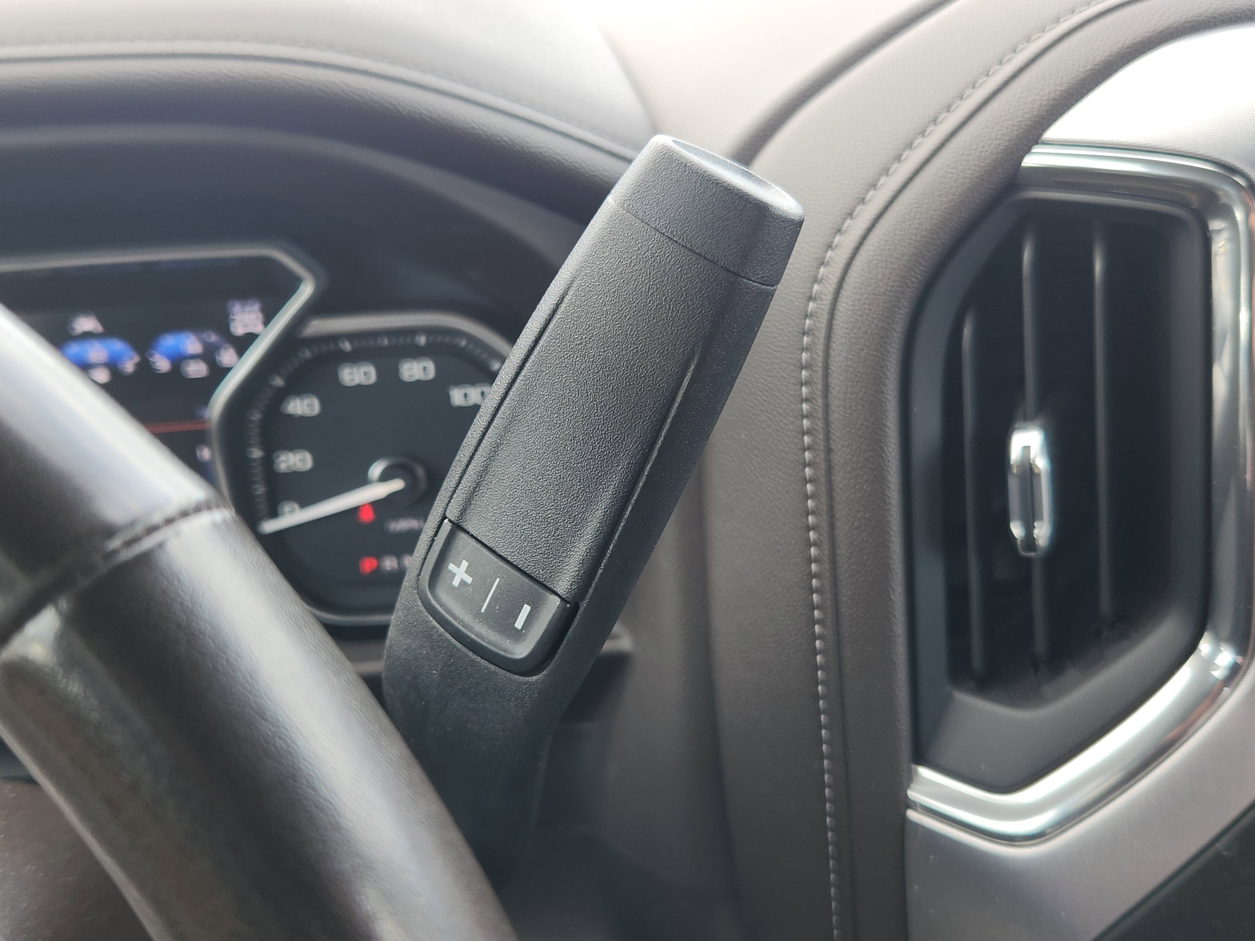 Used 2022 GMC Sierra 1500 SLT w/ Technology Package image 10