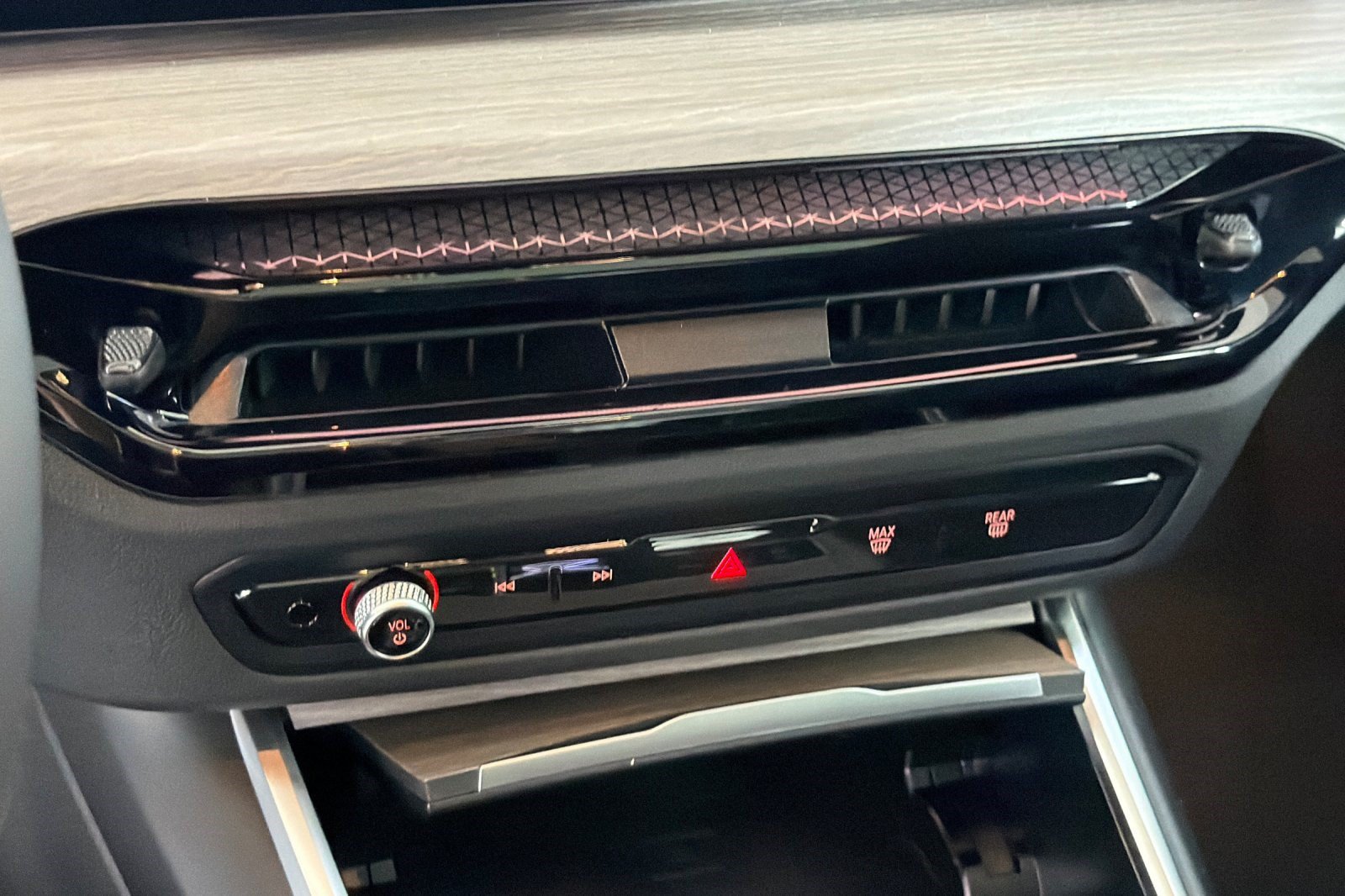 New 2026 BMW 330i Sedan w/ M Sport Package RWD image 17