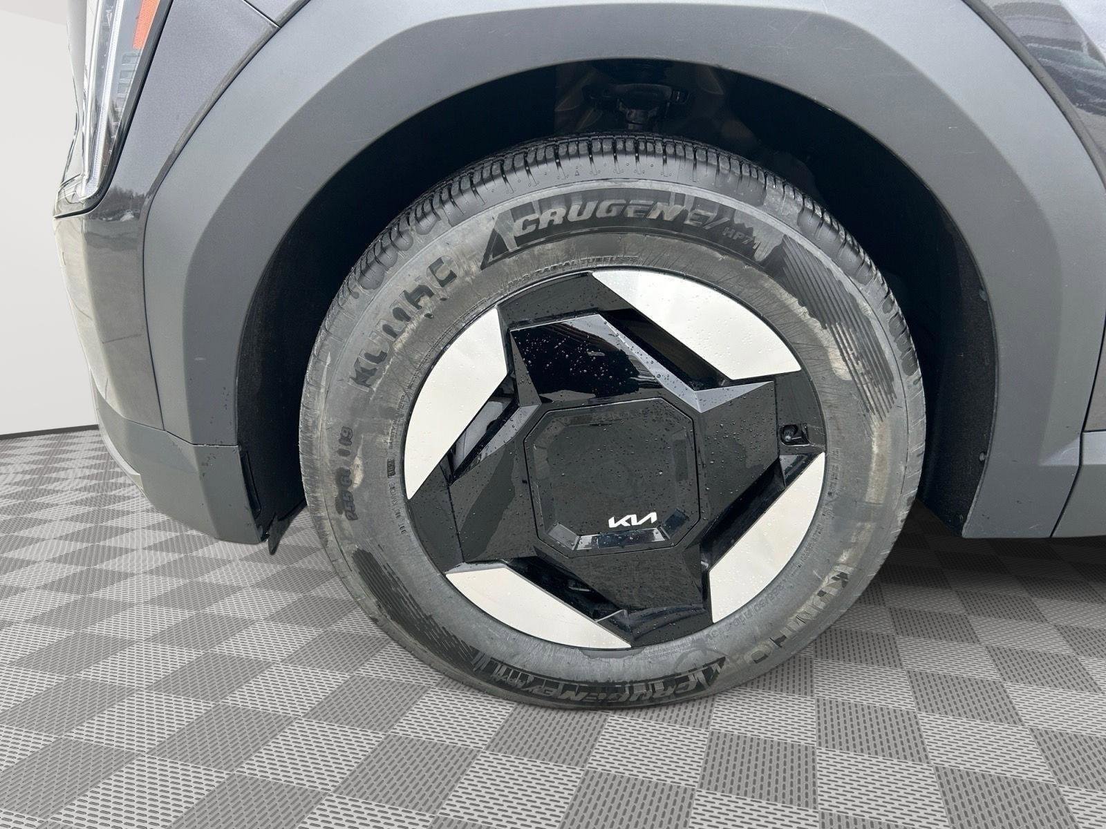 Used 2024 Kia EV9 Wind image 19