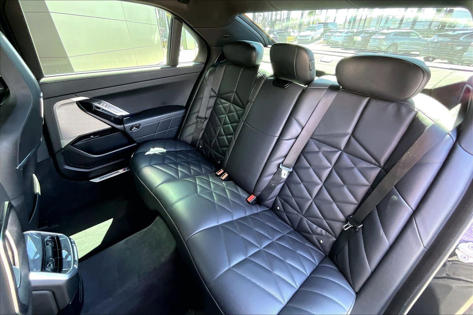 Used 2023 BMW 740i w/ Parking Assistance Package image 26