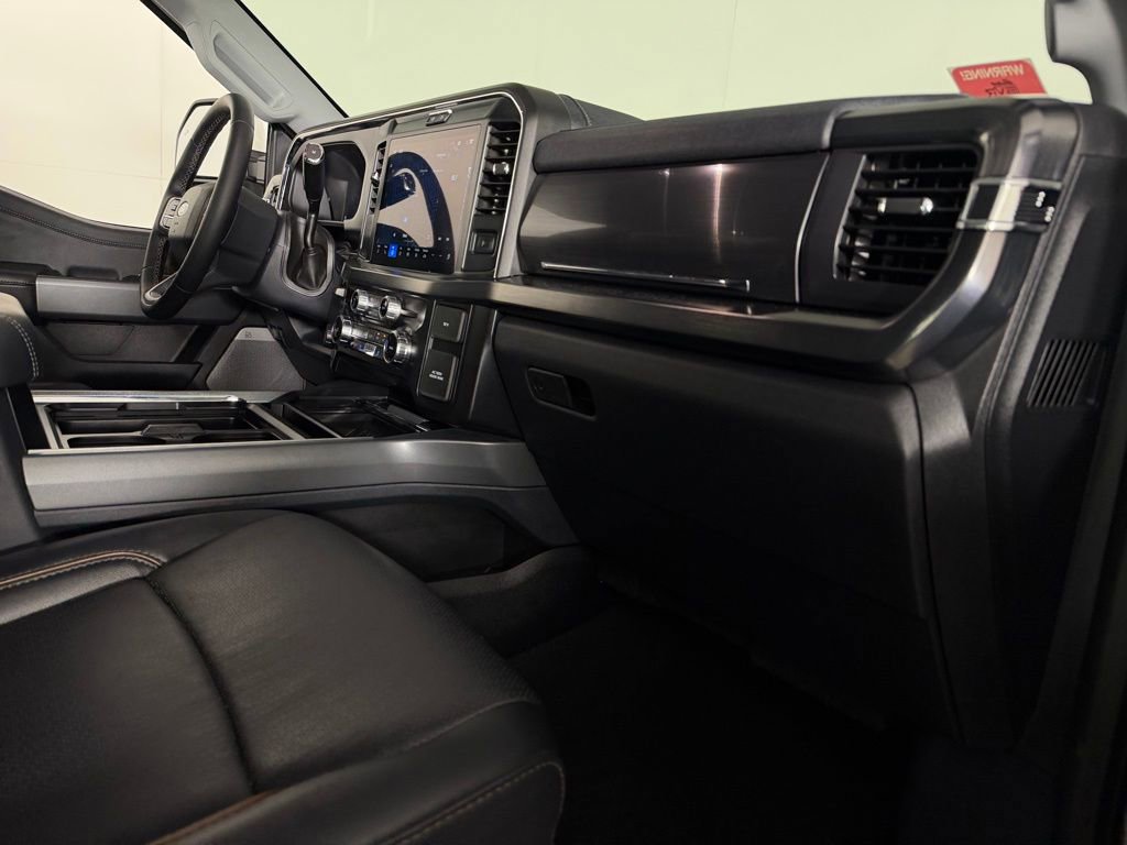 Used 2025 Ford F250 Lariat w/ Chrome Package image 31