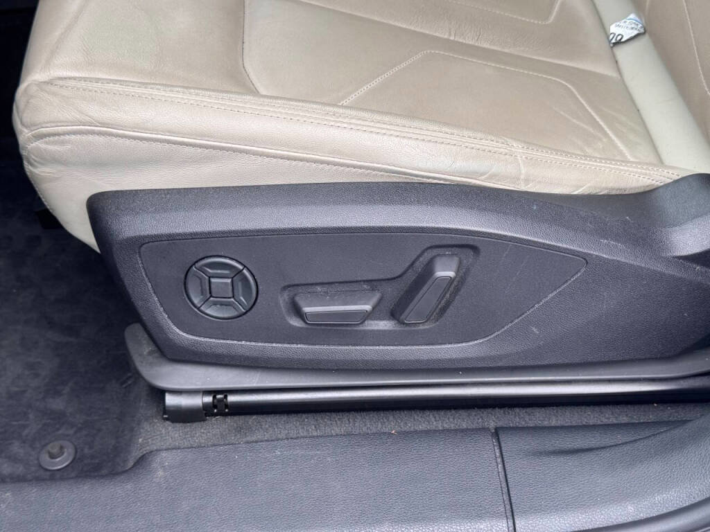 Used 2019 Audi Q3 2.0T Premium w/ Convenience Package image 4