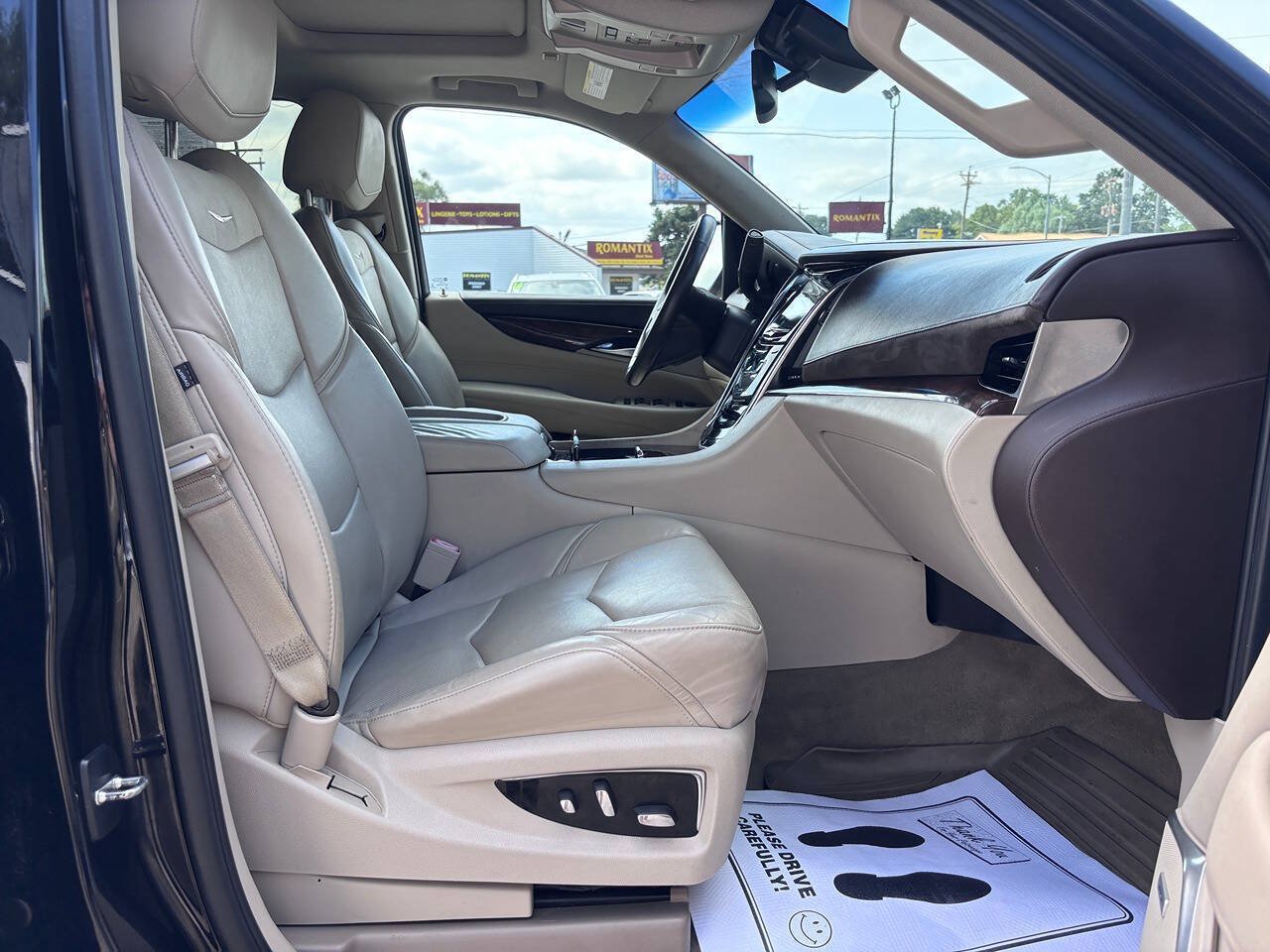 Used 2015 Cadillac Escalade Premium AWD/4WD image 31