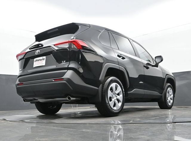 Used 2025 Toyota RAV4 LE AWD/4WD image 25
