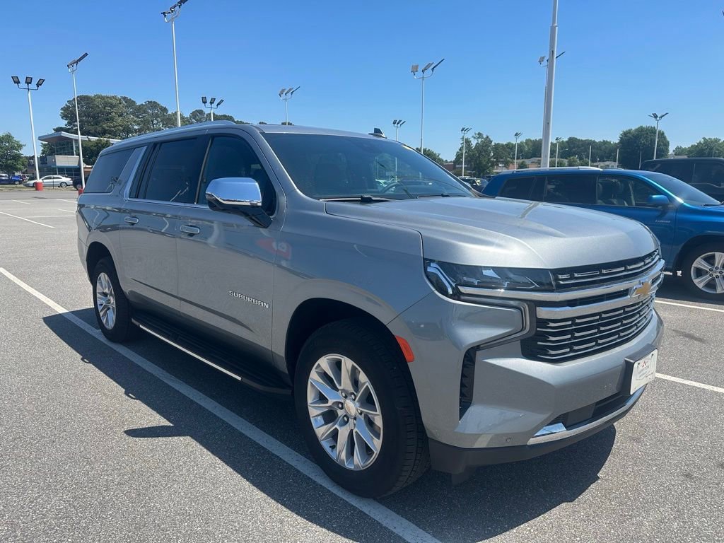 Used 2024 Chevrolet Suburban Premier w/ Premium Package AWD/4WD image 5