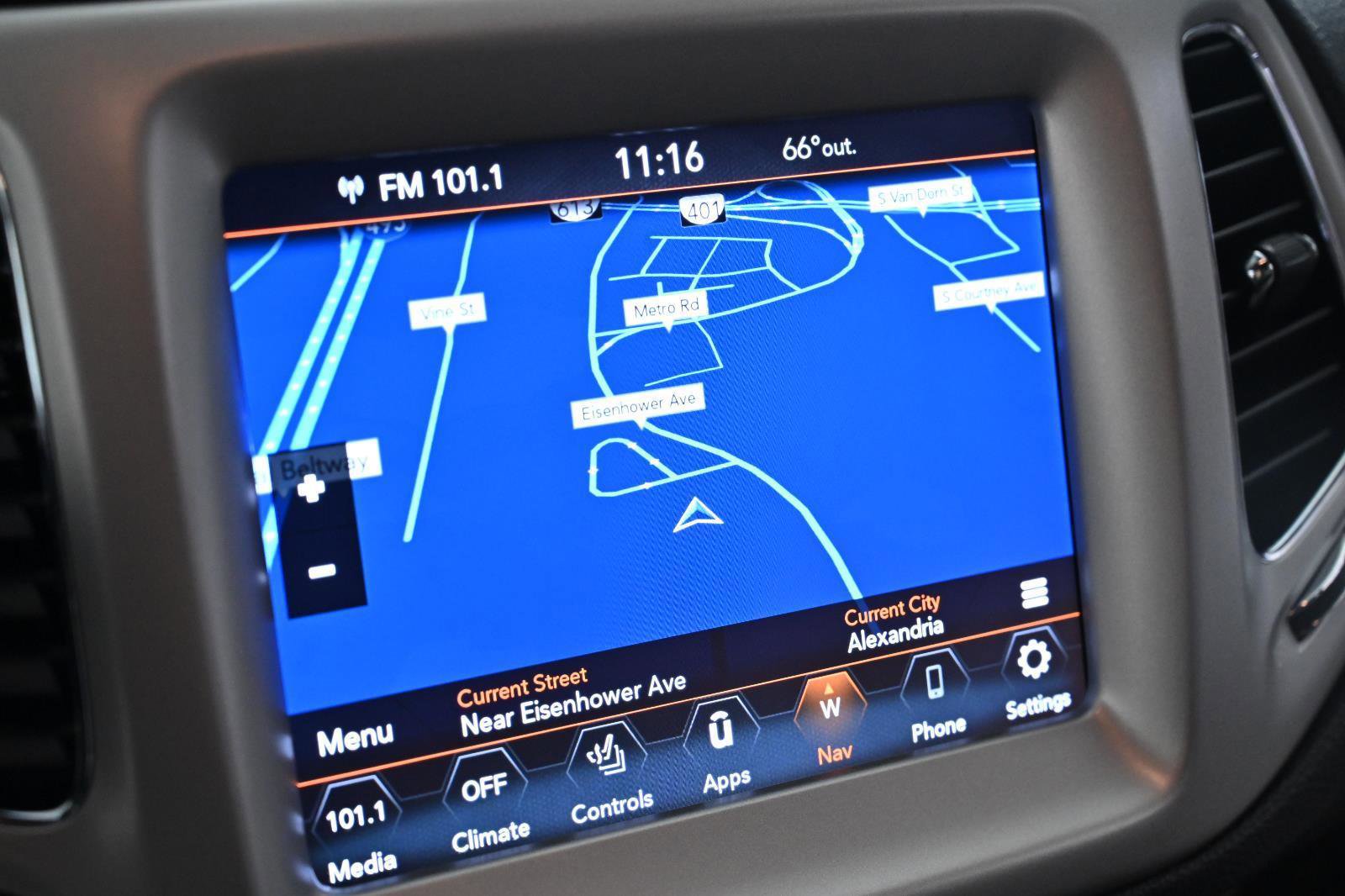 Used 2021 Jeep Compass Latitude image 15