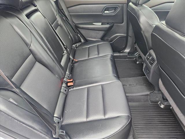 Used 2023 Nissan Rogue SV w/ SV Premium B Package image 19