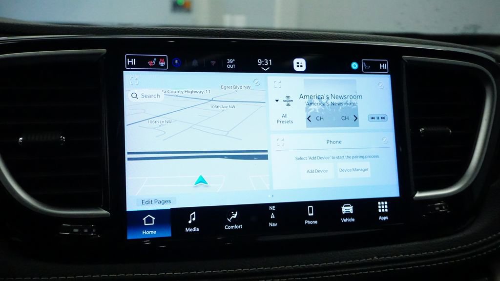 Used 2024 Chrysler Pacifica Limited image 29