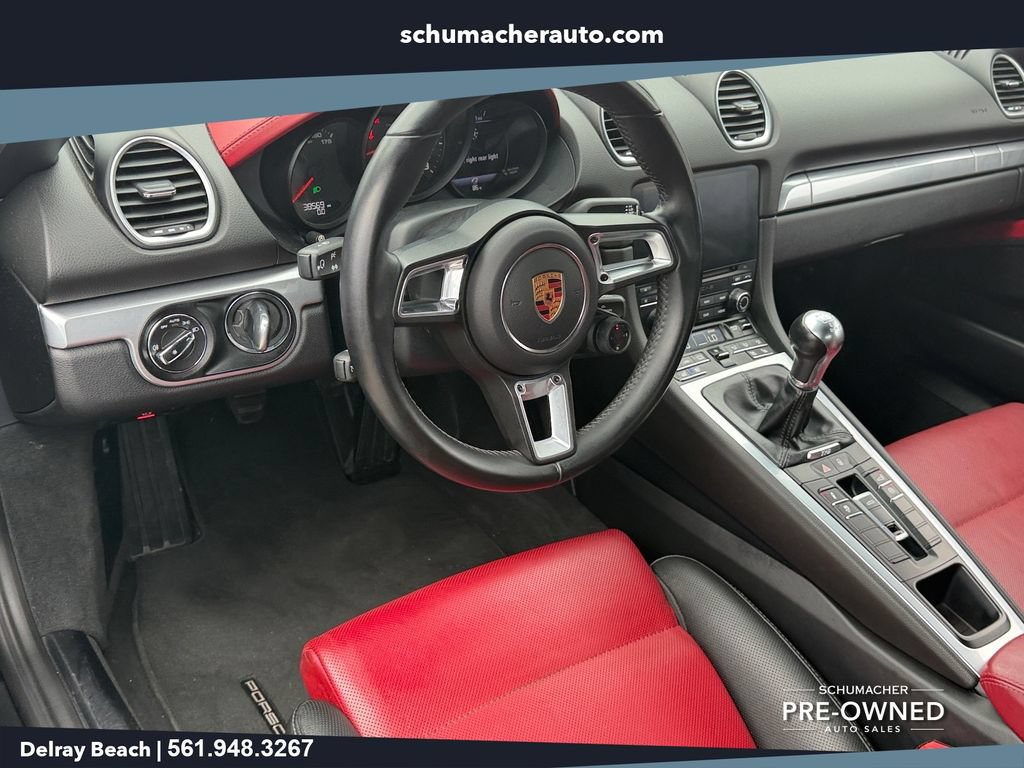 Used 2017 Porsche 718 Boxster RWD image 12