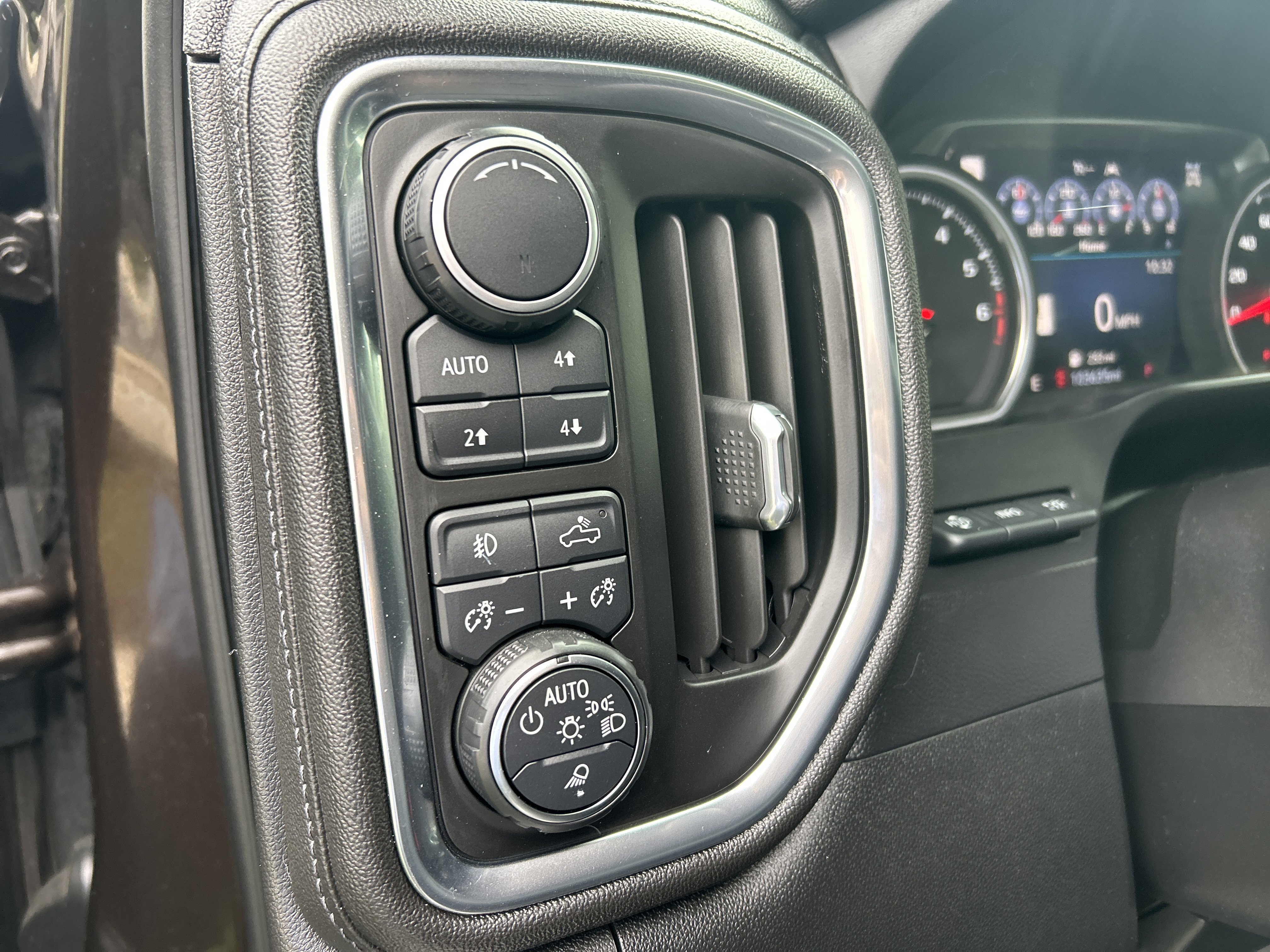 Used 2019 Chevrolet Silverado 1500 High Country w/ Technology Package image 22