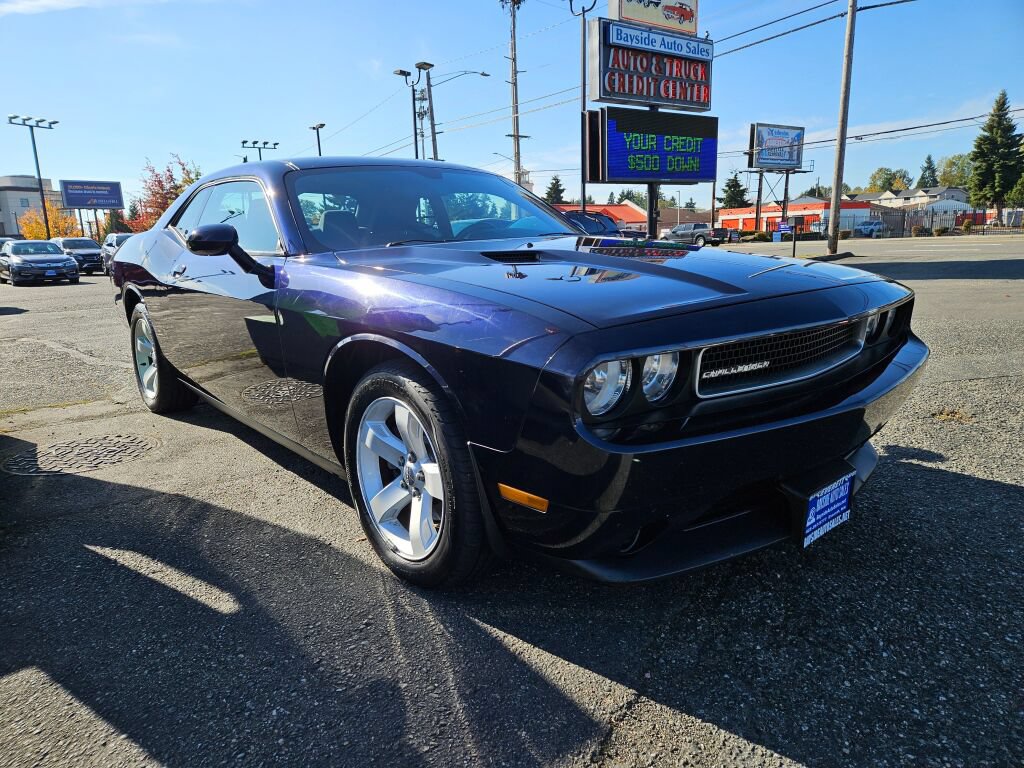 Used 2012 Dodge Challenger SXT RWD image 6