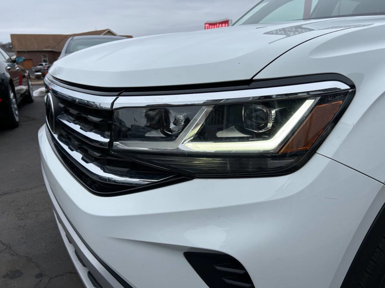 Used 2020 Volkswagen Atlas Cross Sport SE image 11