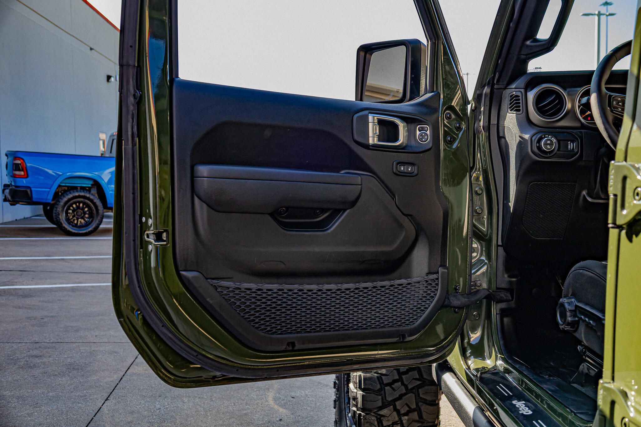 Used 2023 Jeep Gladiator Sport AWD/4WD image 37