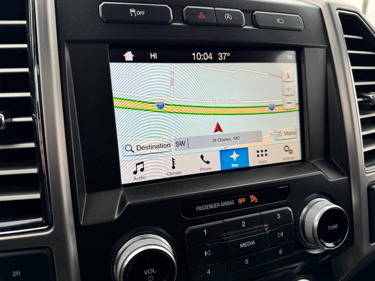 Used 2017 Ford F150 Platinum w/ Equipment Group 701A Luxury image 19