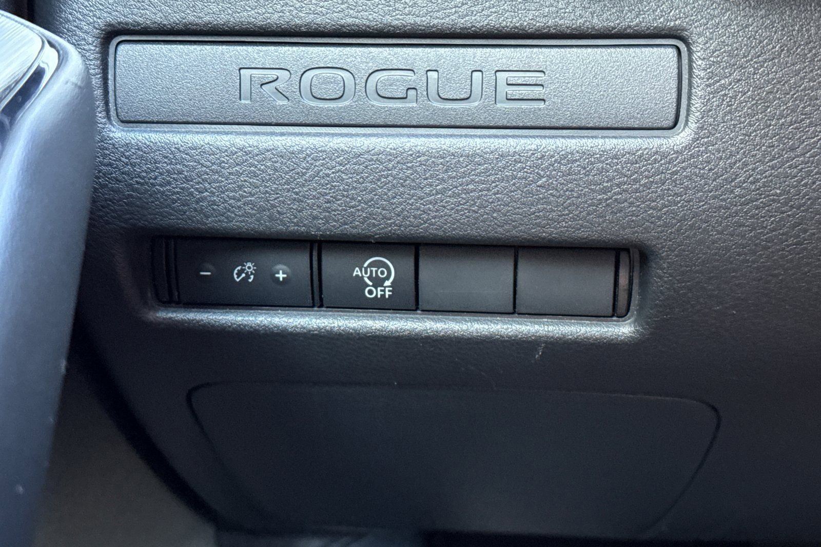Certified 2023 Nissan Rogue S image 31