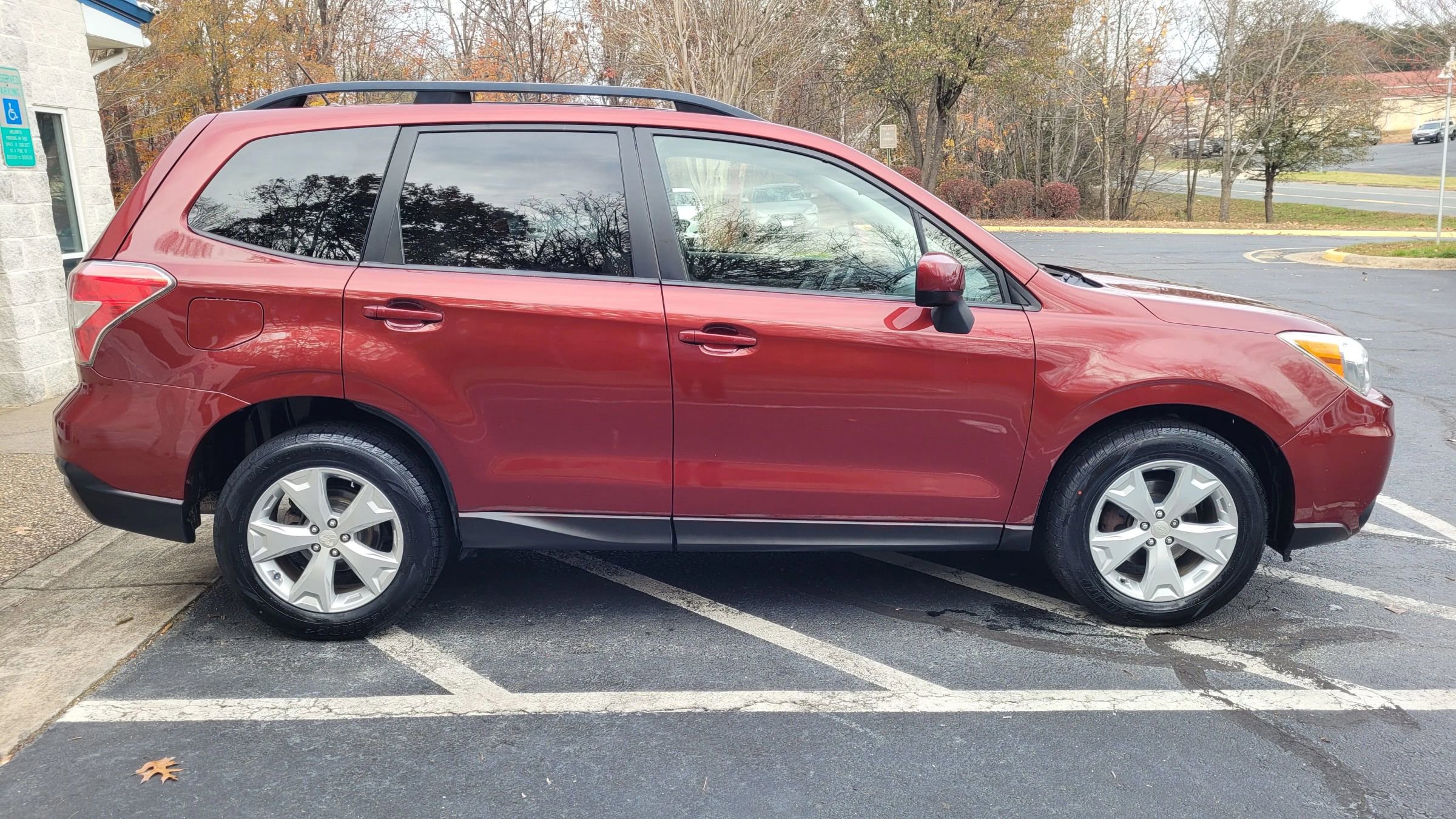 Used 2014 Subaru Forester 2.5i Premium w/ All-Weather Package image 9