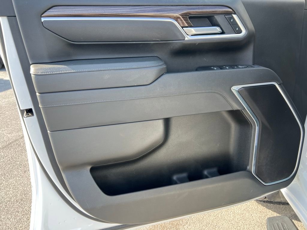 Used 2025 Chevrolet Silverado 2500 LT w/ Convenience Package image 19