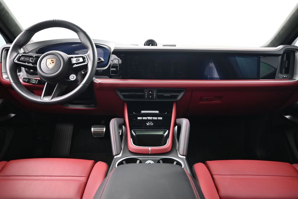 Certified 2025 Porsche Cayenne GTS AWD/4WD image 9