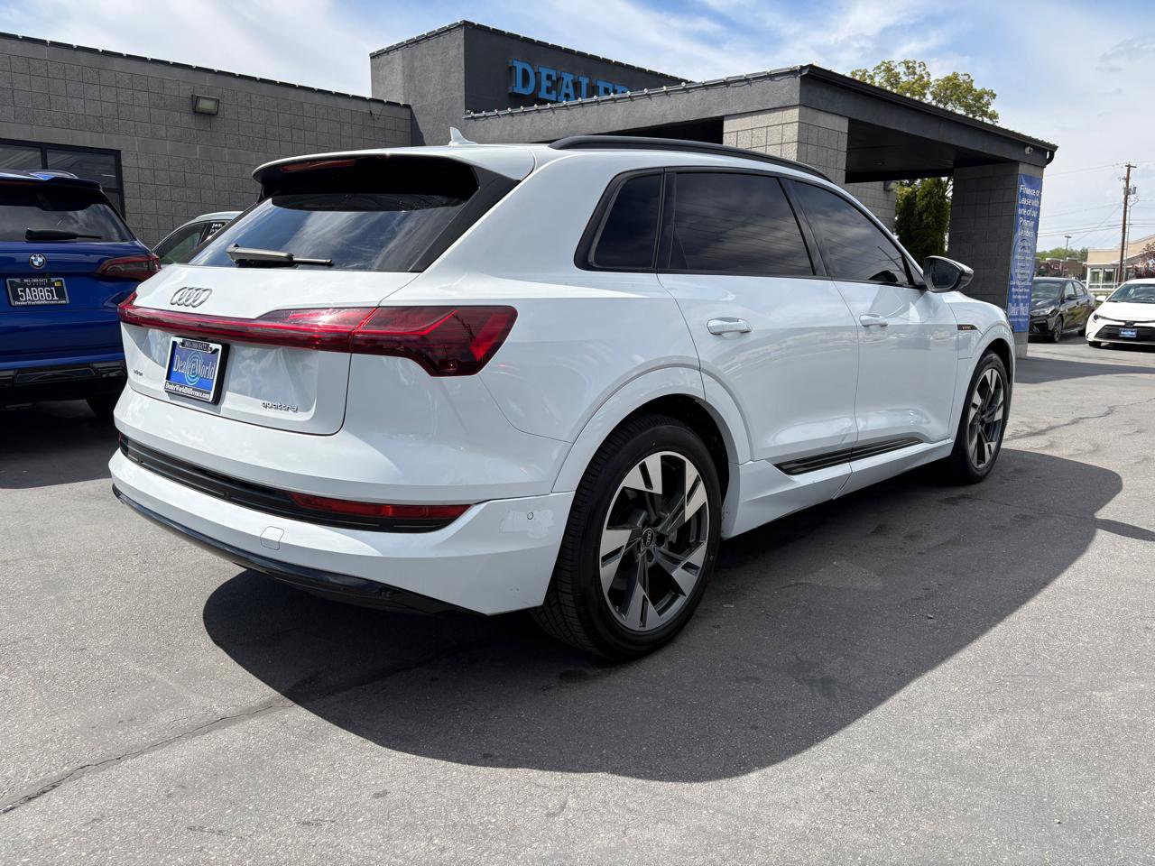 Used 2021 Audi e-tron Premium w/ Convenience Plus Package AWD/4WD image 7