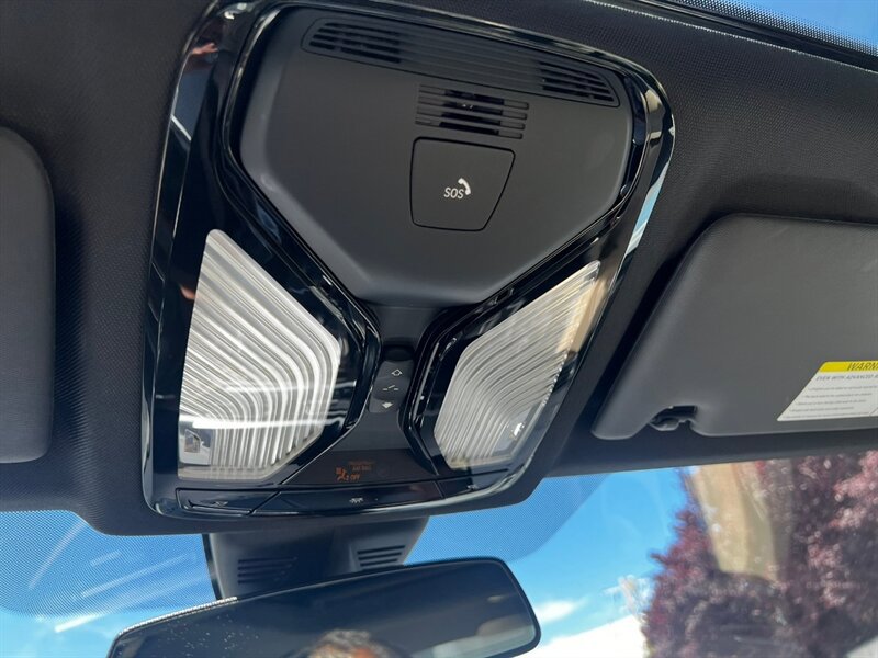 Used 2022 BMW 330e xDrive w/ Driving Assistance Package AWD/4WD image 40