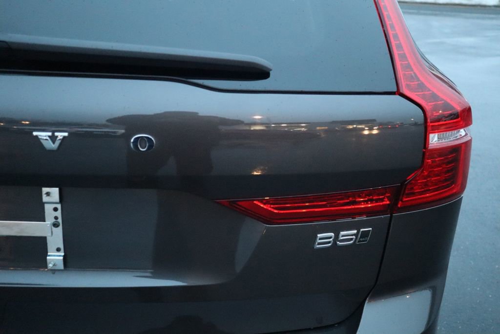 Used 2025 Volvo XC60 B5 Plus w/ Climate Package image 32