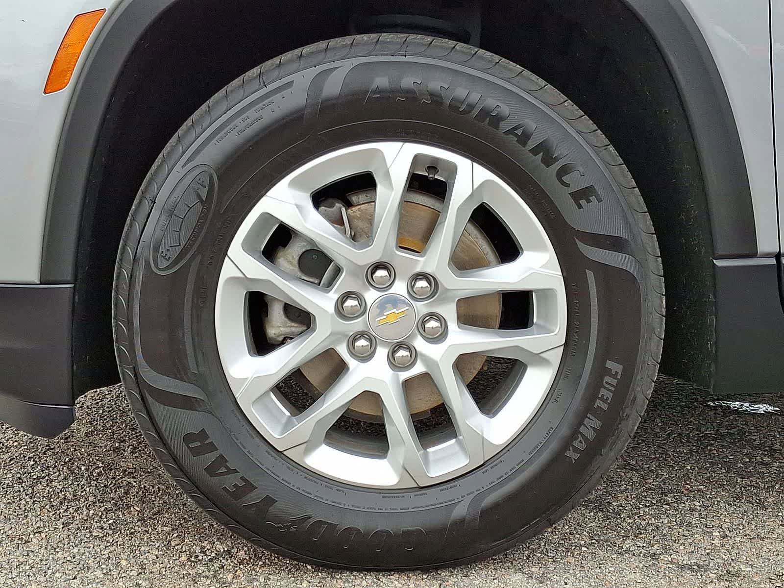 Used 2023 Chevrolet Traverse LS FWD image 37