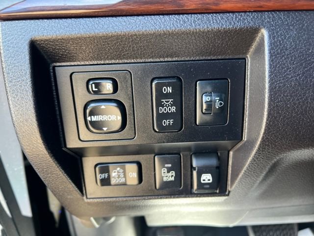 Used 2016 Toyota Tundra Limited image 28