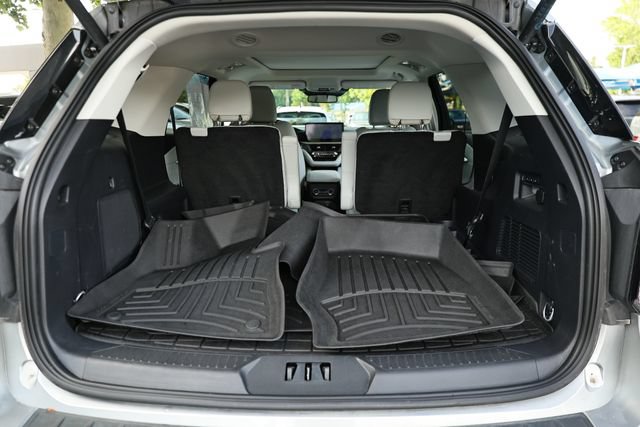 Used 2025 Ford Explorer Platinum w/ Ultimate Package AWD/4WD image 30
