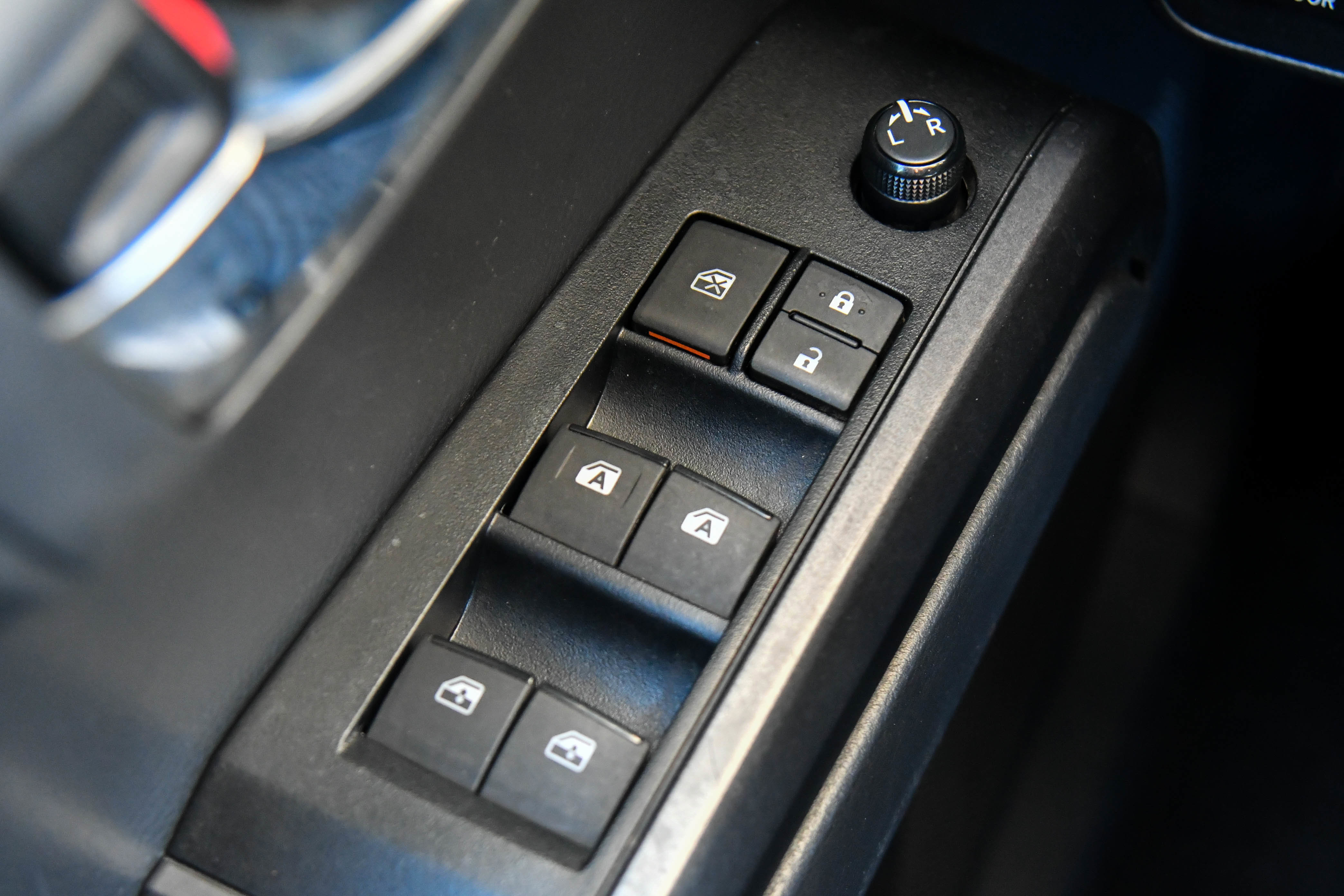 Used 2023 Toyota Tacoma TRD Off-Road w/ Technology Package image 32