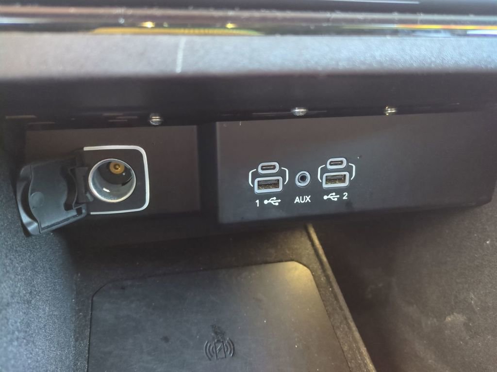 Used 2024 Jeep Wagoneer L Series III w/ Flexible Seating Group image 28