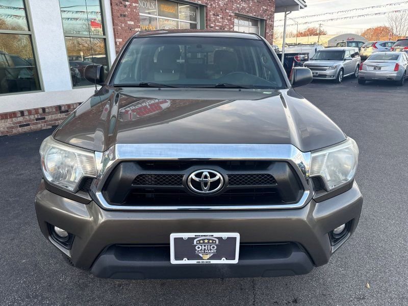 Used 2014 Toyota Tacoma 4x4 Double Cab image 2